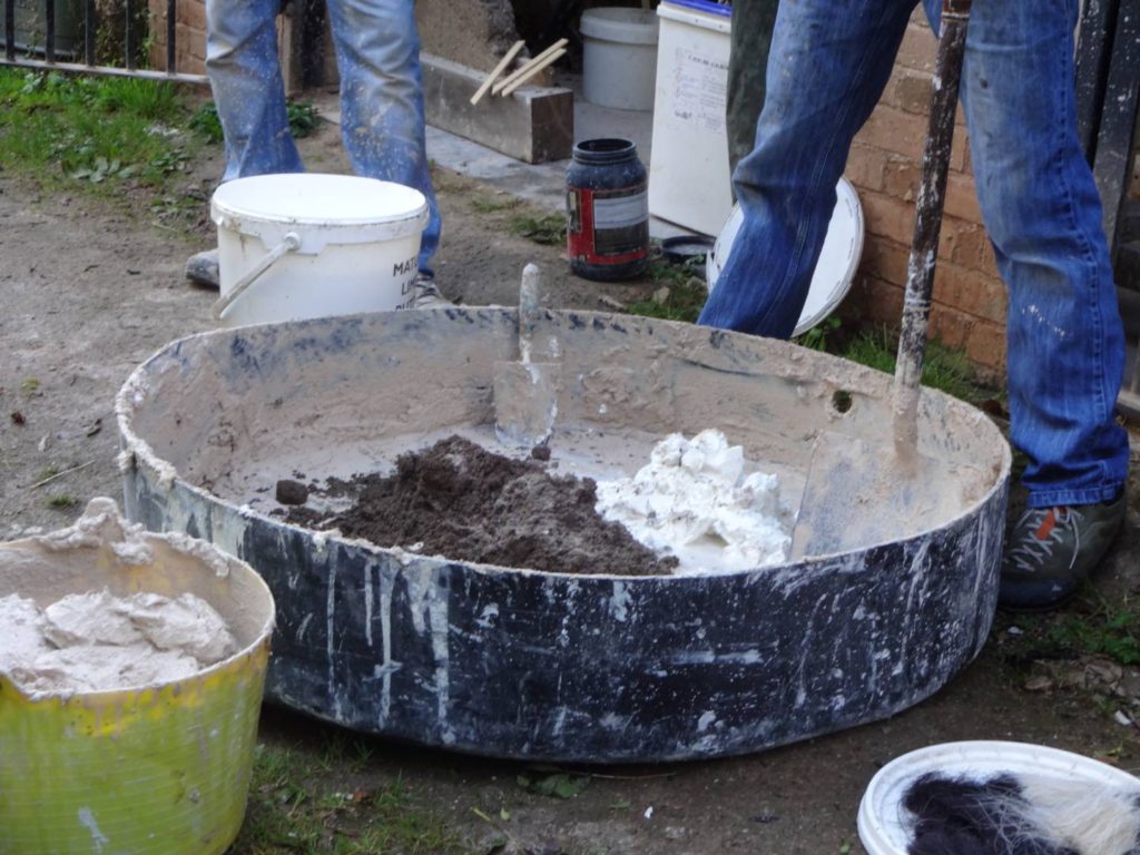 What sort of lime should I use in an old building? Listed Building